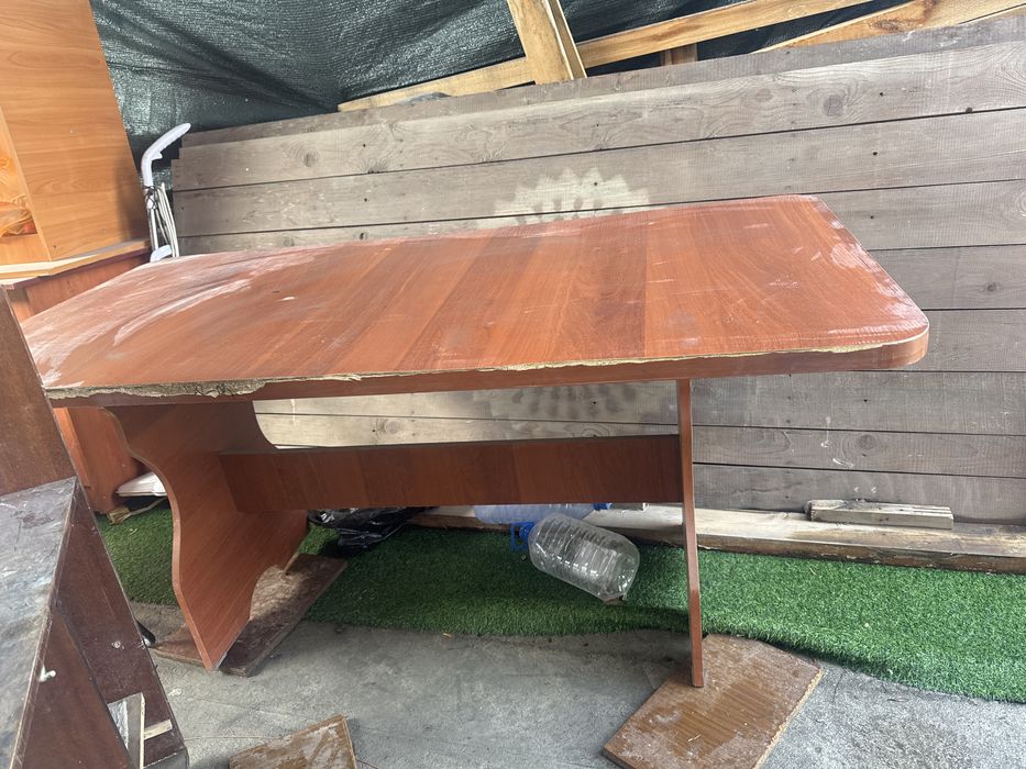 Продается стол за 7 тысяч тенге