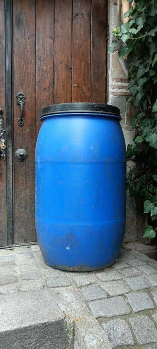 Продавам бидони, буре и дамаджани