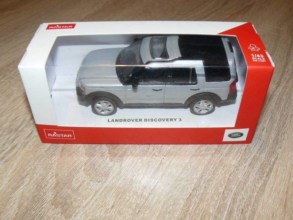 Macheta Auto De Colectie LANDROVER DISCOVERY 3 Scara 1:43,Noua RASTAR