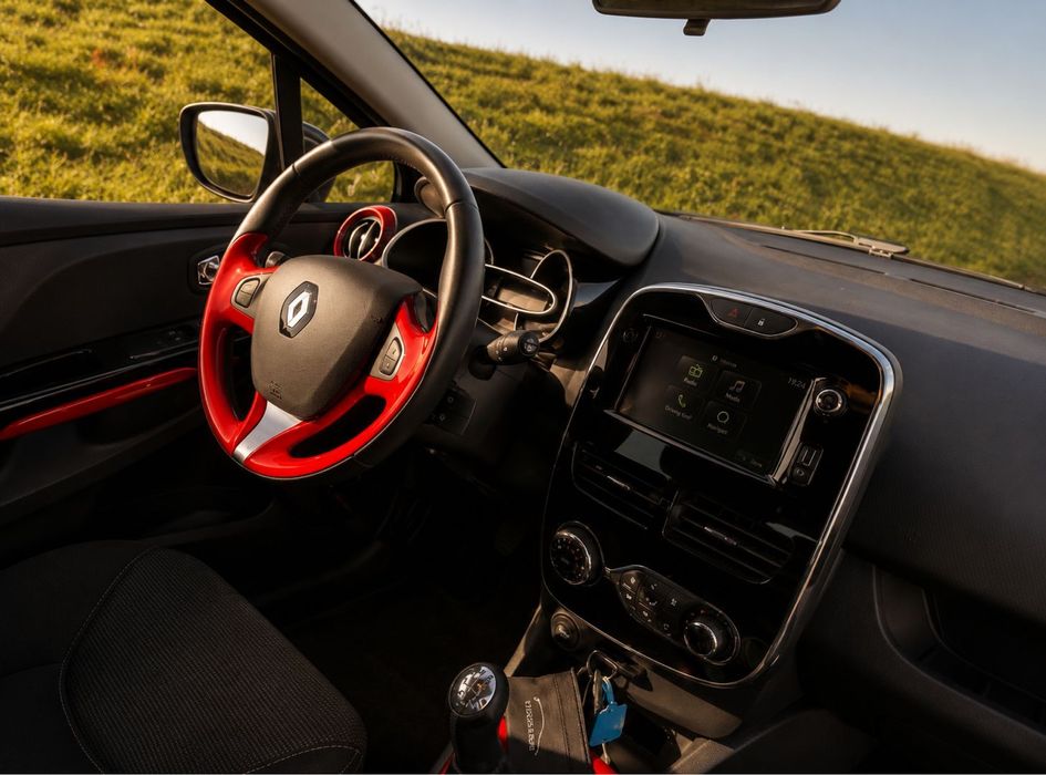 Renault Clio 0.9 TCe ECO 90 CP – Black&Red Collection
