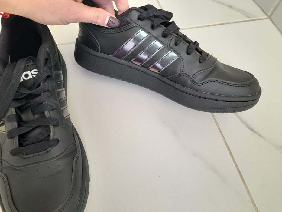 Дамски Adidas маратонки