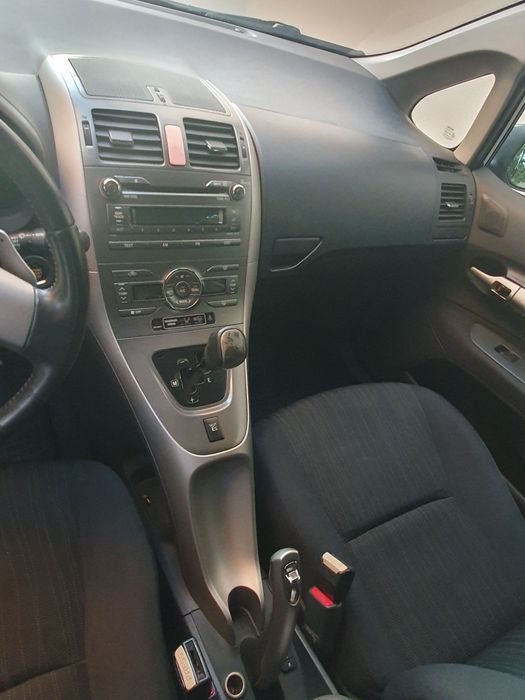Autoturism TOYOTA AURIS