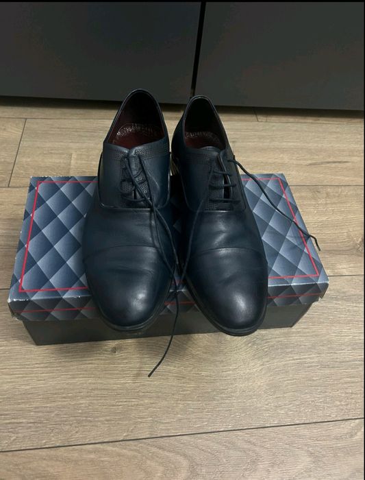 Мъжки официални ибувки.