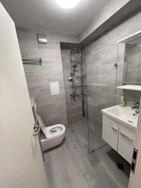 Двустаен апартамент в кв. Лагера