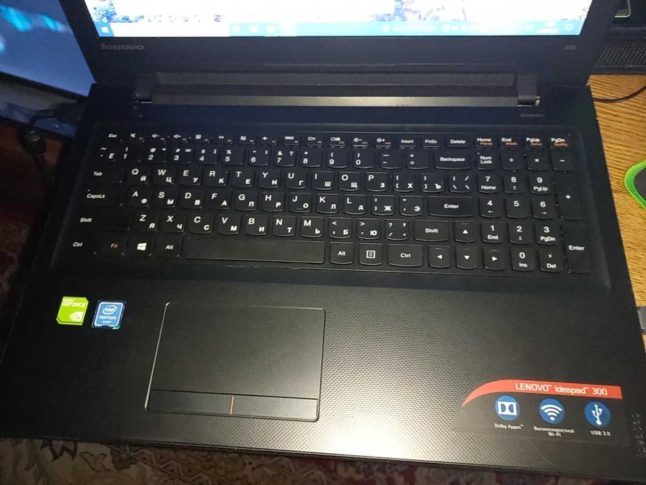 Продам ноутбук Lenovo Ideapad Цена 65000