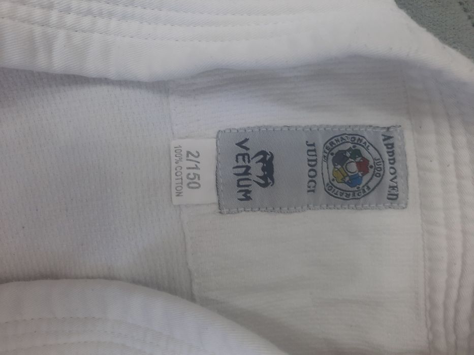 Продам кимоно белого цвета