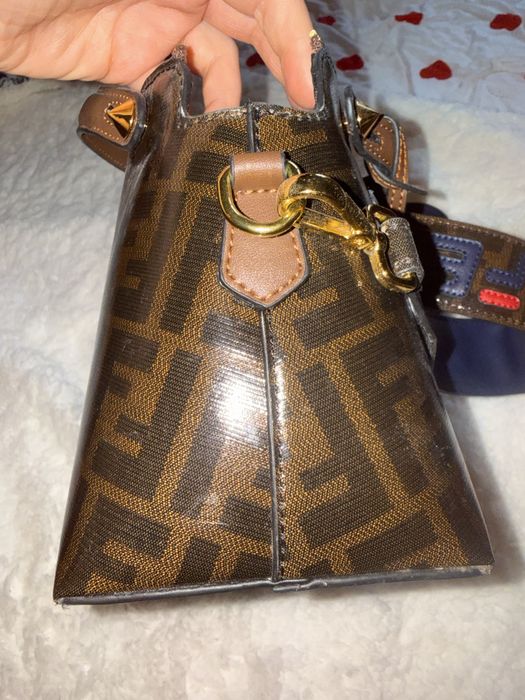 Продам сумку под Fendi