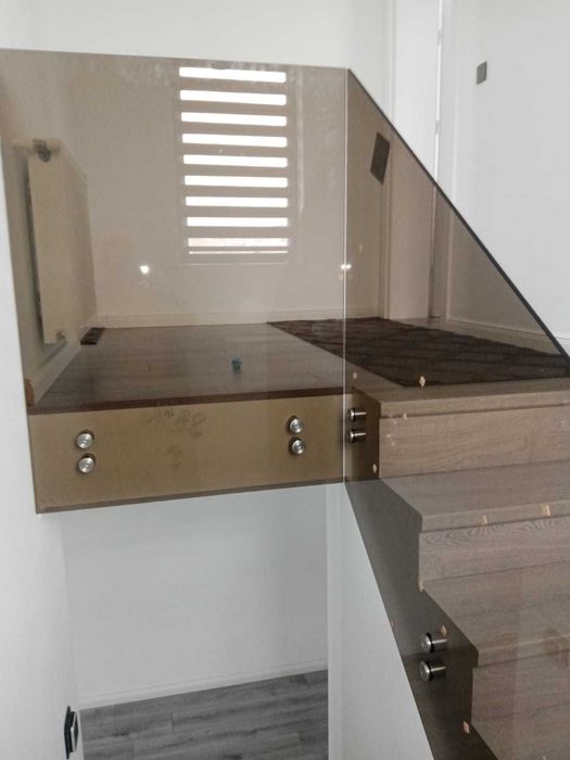 Balustrada de sticla pentru scari si balcoane