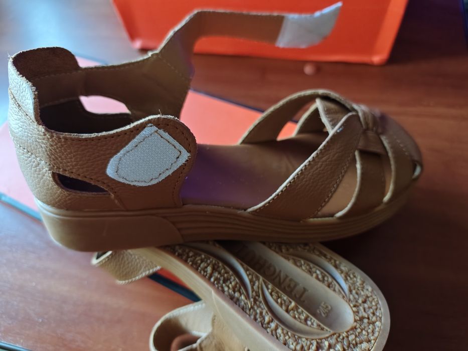 Босоножки женские