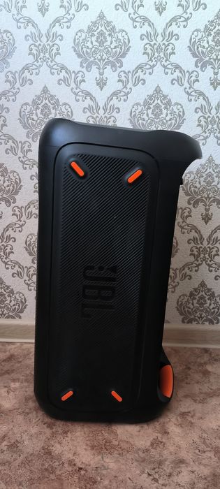 JBL Party box 100