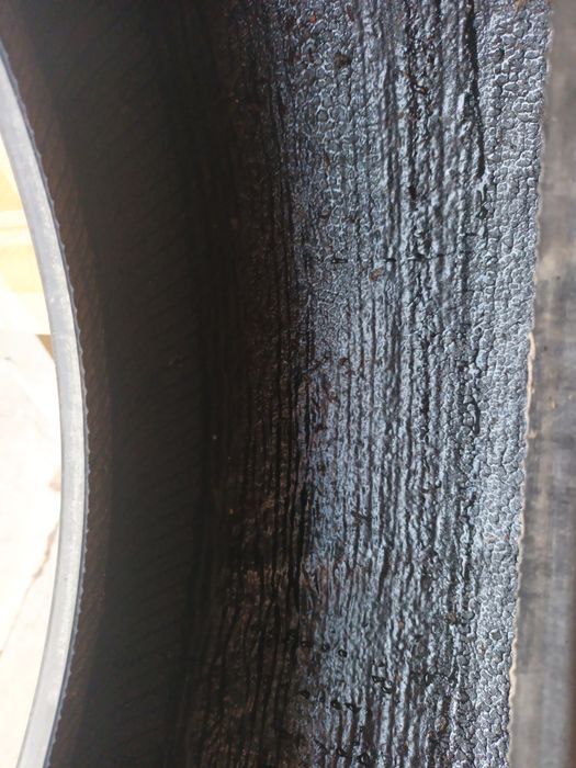 два броя гуми 205 60 16 със вътрешна защита против спукване