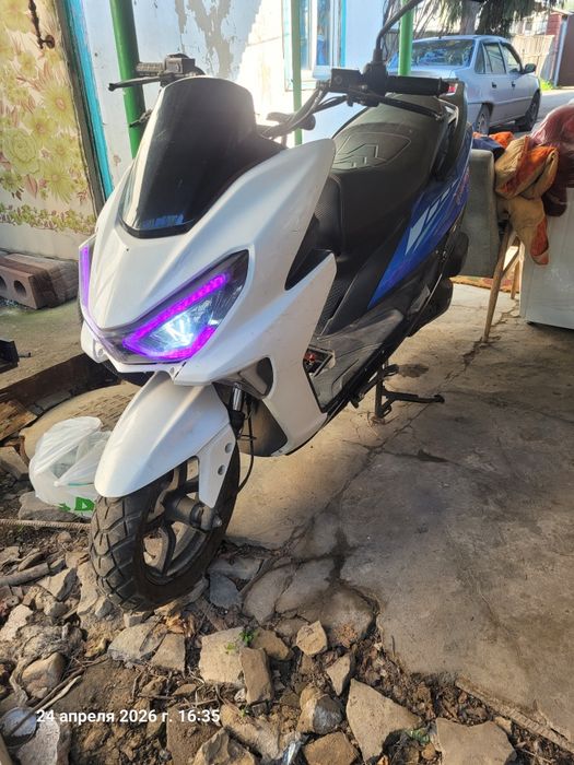 Продам Maxi скутер 150 куб