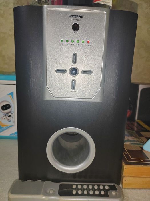 Кампьютер Моно-Блок Avtech Pro, Игровая Кресло Caguar, Наушники Canyon