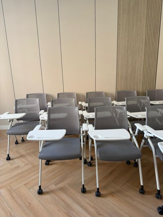 Столик с креслом