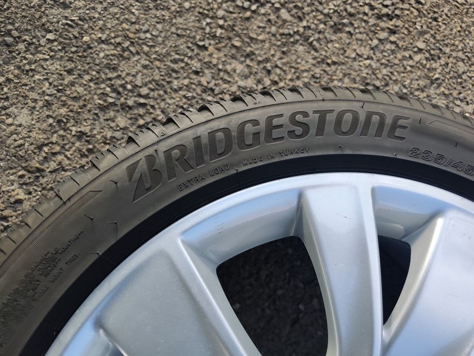 235/45/18" 4бр Bridgestone blizzak lm001,dot2022,6-7mm