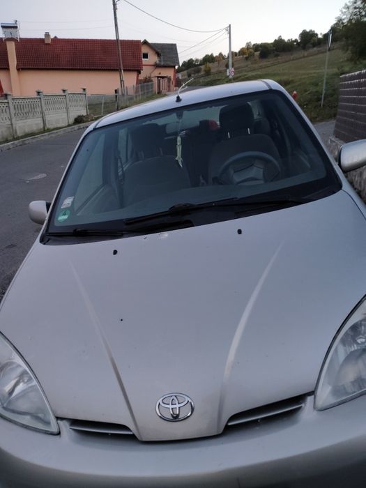 Toyota automata  hibrid an  2001
