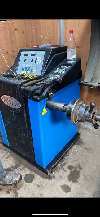 Vând aparatură pentru vulcanizare.