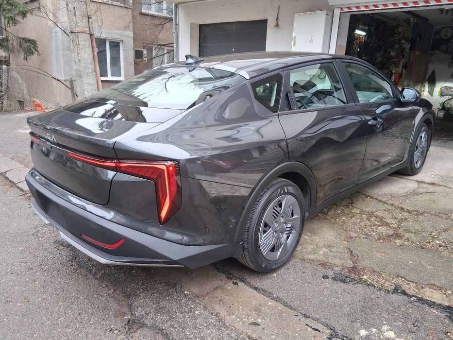 Киа   К4  LX 2.0  18500km