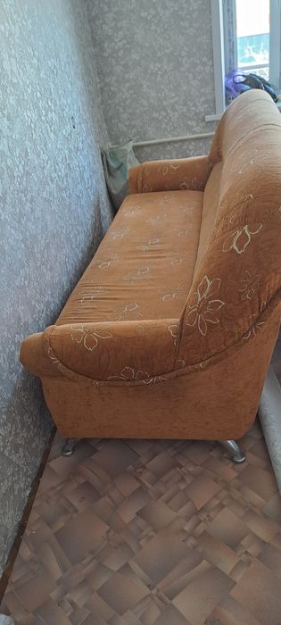 Отдадим диван даром