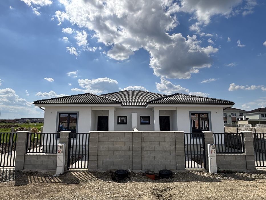 Duplex Mosnita Noua, 71 mp, gaz, curent, apa, canalizare, iluminat