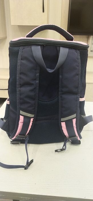 Продается школьный рюкзак