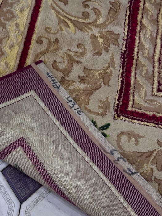 Продам ковёр в отличном состоянии (3,5х4м)