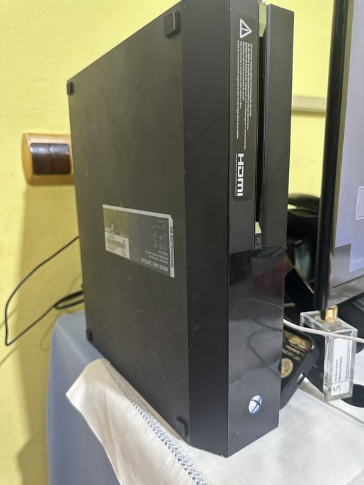 Vand consola xbox one