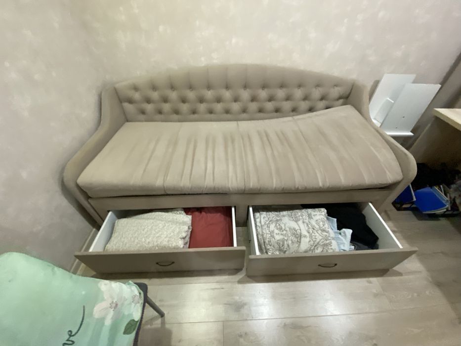 Срочно продам диван кровать