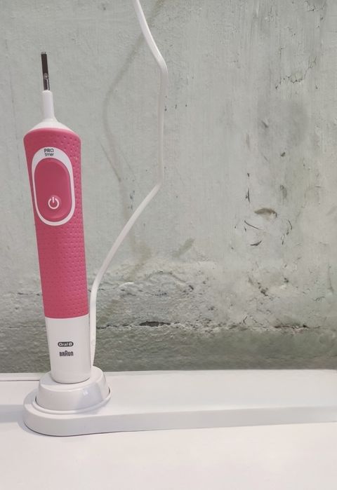 Periuță de dinti electrica Oral-B Vitality 3D White 1 program. Roz