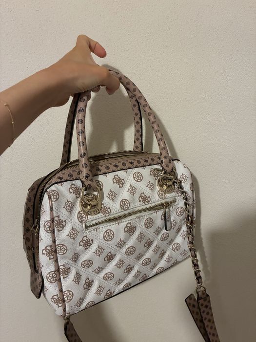Чанта guess отлично състояние