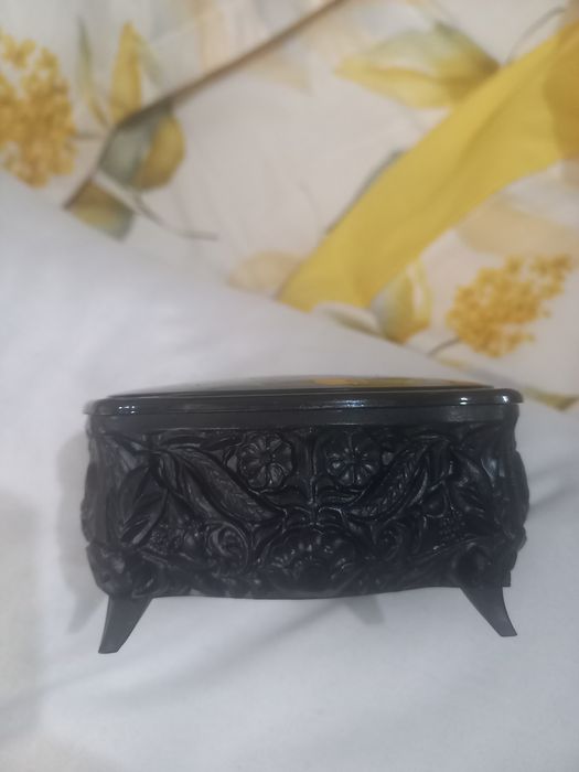 Продам полосмасовую шкатулку СССР.