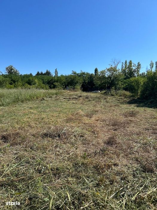 Teren cu deschidere la lac str Orhideelor-conectare imediata la curent