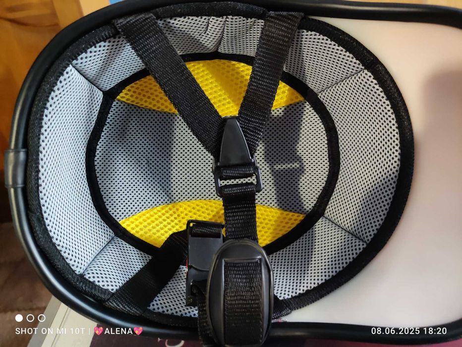 Каска-шлем-кепка ( велосипед, мопед и др.).