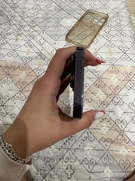 Продавам iPhone 14 Pro