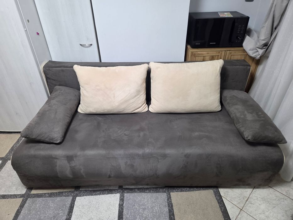 Разтегателен диван