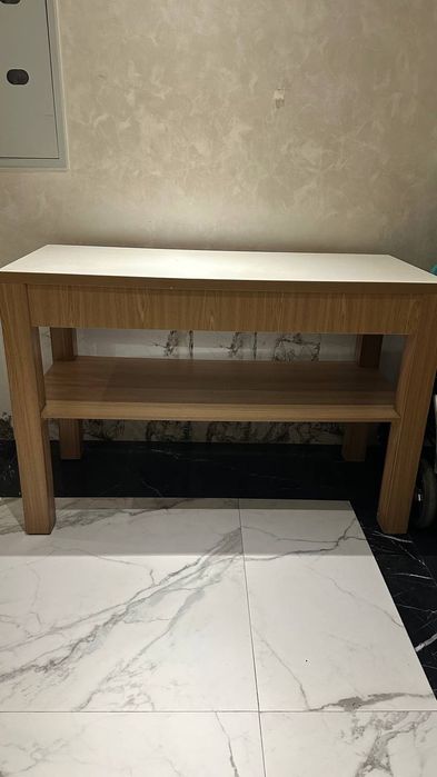 Стол мебельный для дома