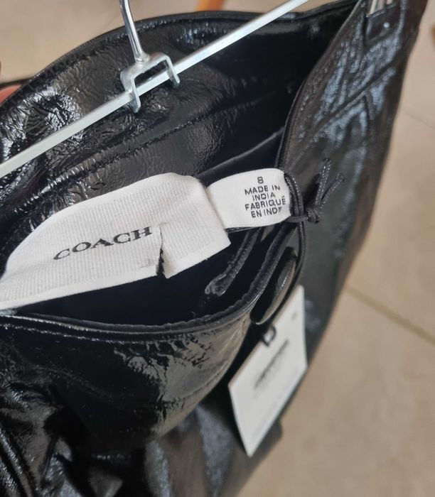 черна  лачена кожена пола COACH