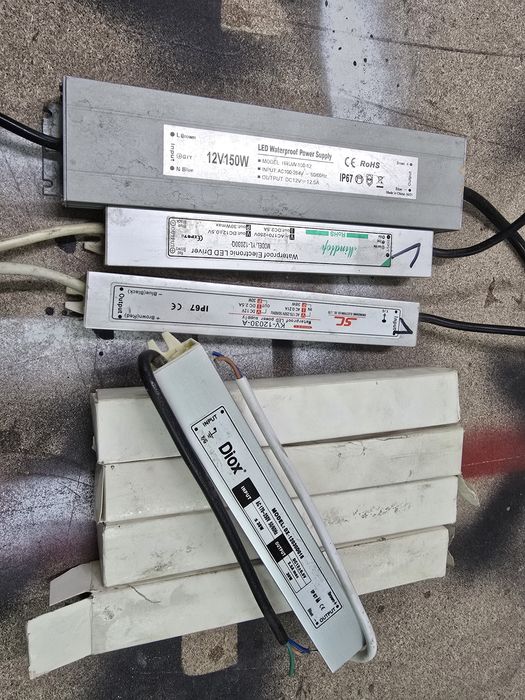 Продам блок питания 12 и 5 вольт