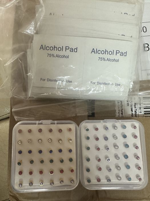 Комплект Пистолет за пробива на уши