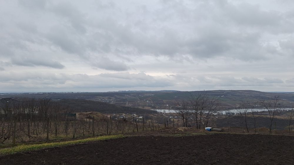 Teren Aroneanu 1000mp, intravilan