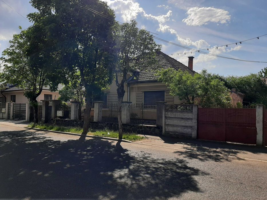 Casă de vânzare cu 3 camere, zona LIDL (str. Anghel Saligny)Satu Mare.