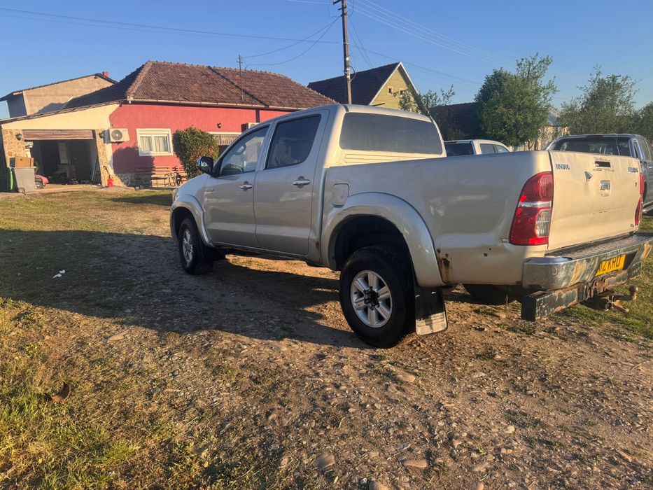 Toyota hilux 2.5D4D 4x4 plus blocaj se sateliti an 2012 euro 5
