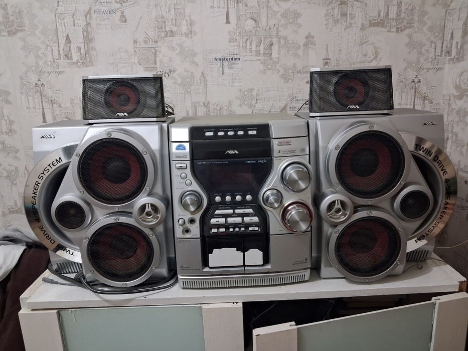 Музыкальный центр