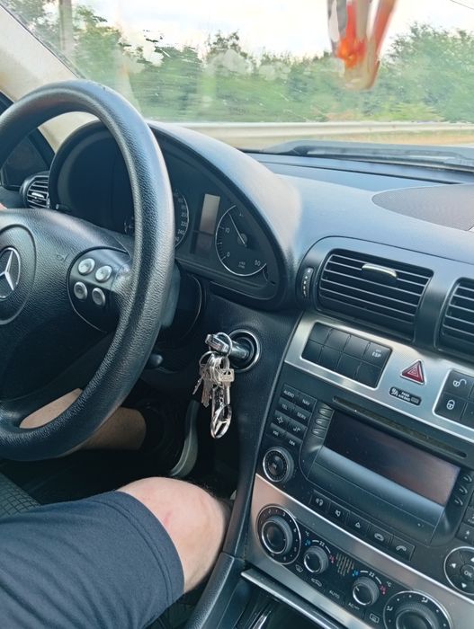 Vind mașină Mercedes