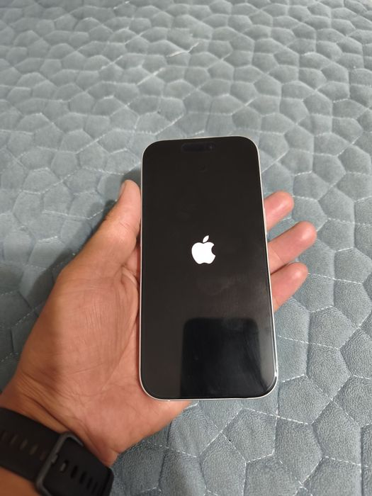 Продам Iphone 17