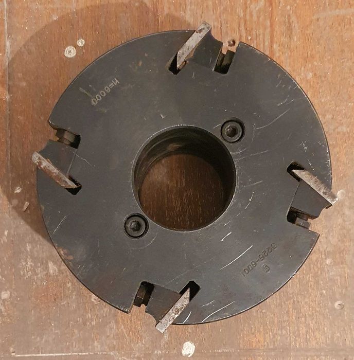 Фрезы по дереву разные