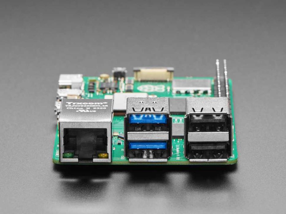 Raspberry Pi 5 8 gb + кейс