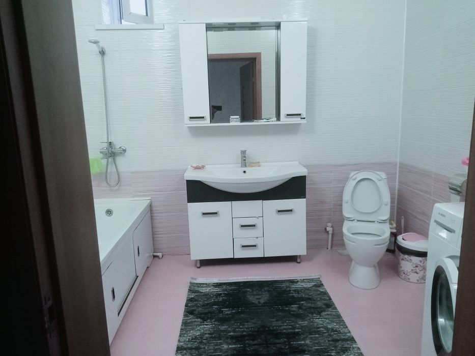 Продам дом  район гипермаркет Дина