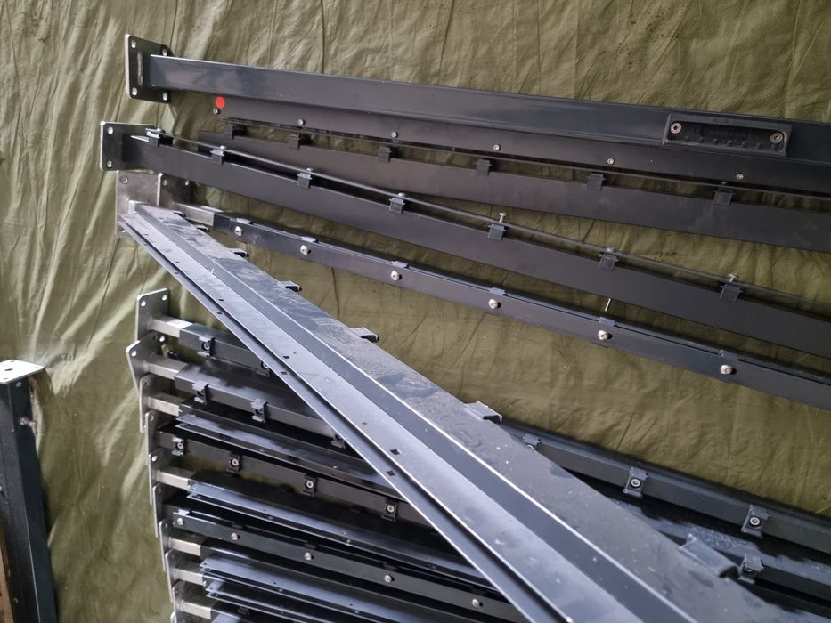 Stâlpi de gard, cu talpa de prindere