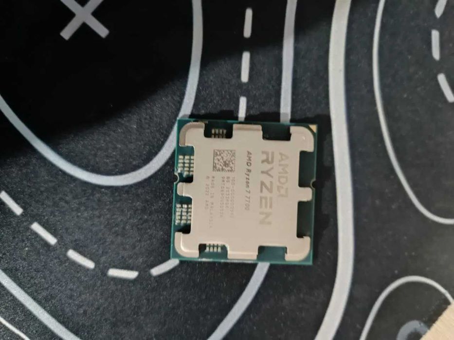 AMD Ryzen 7 7700